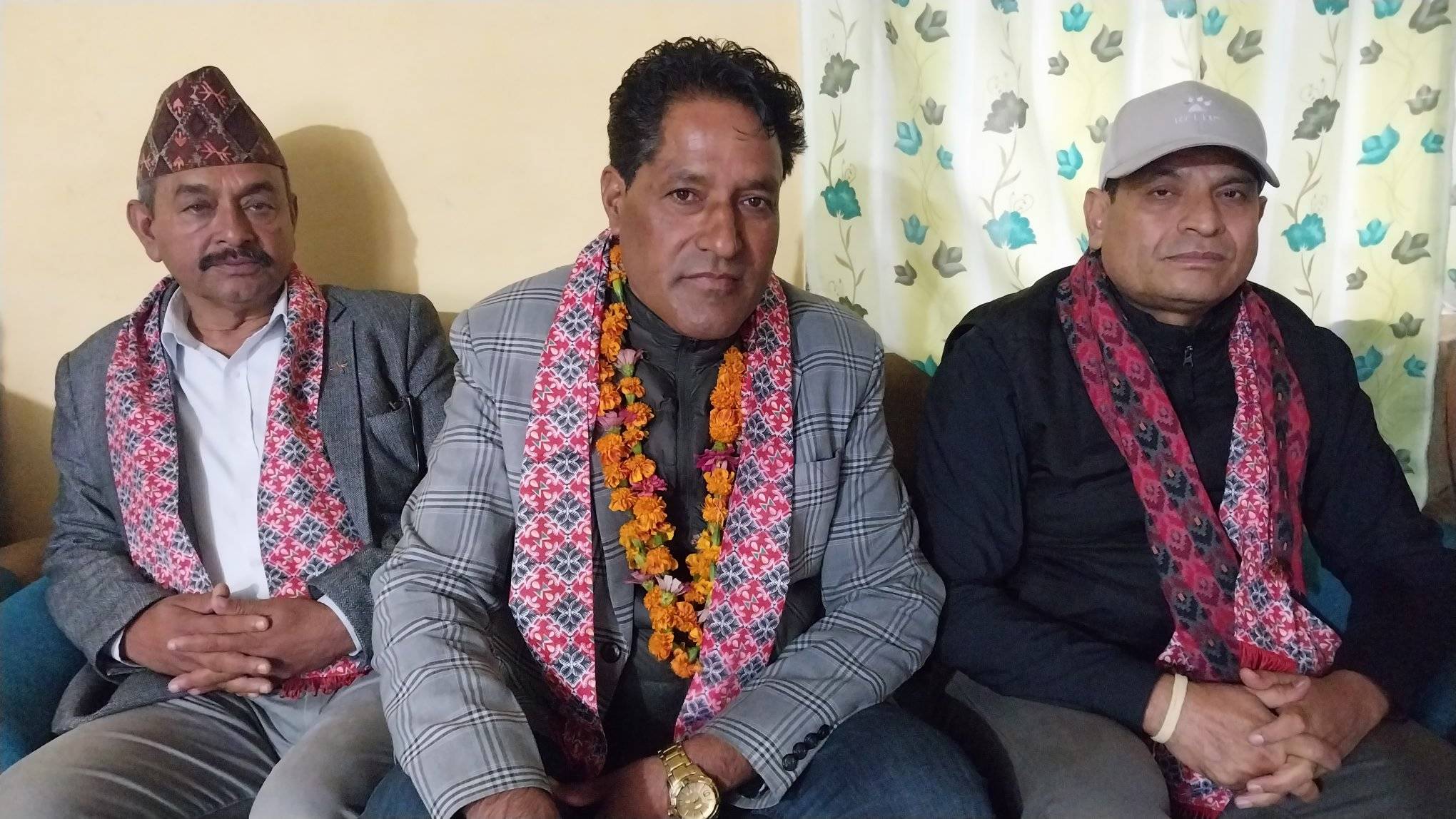 बैतडीमा सत्ता गठबन्धनका उम्मेदवारले  गरे मनोनयन दर्ता 